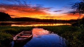 Lone_Boat_Sunset