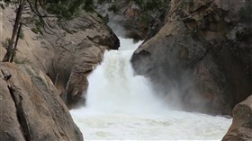 Kings_Canyon_Misty_Falls