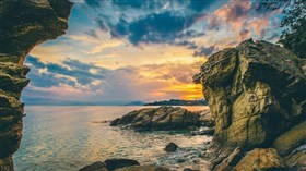 Craggy_Ocean_Sunset