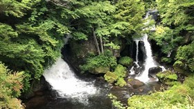 Dragon_Head_Falls_Japan